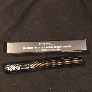 MAC Pro beyond twisted lash mascara
